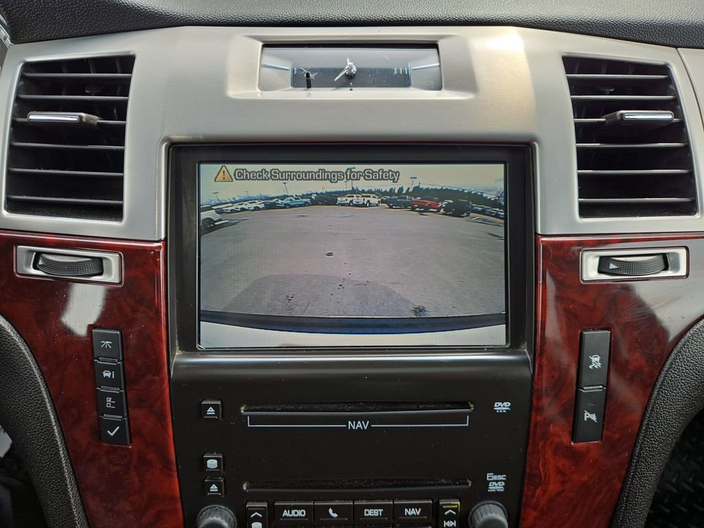 Used 2010 Cadillac Escalade AWD image 25