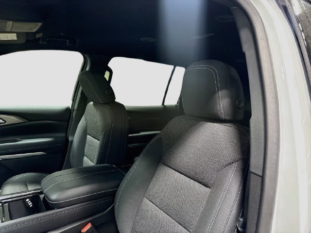 New 2027 Chevrolet Traverse LT w/ LPO, Floor Liner Package FWD image 19