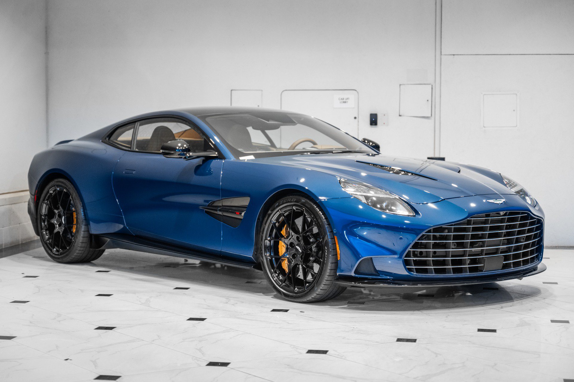 New 2025 Aston Martin Vanquish RWD video 1