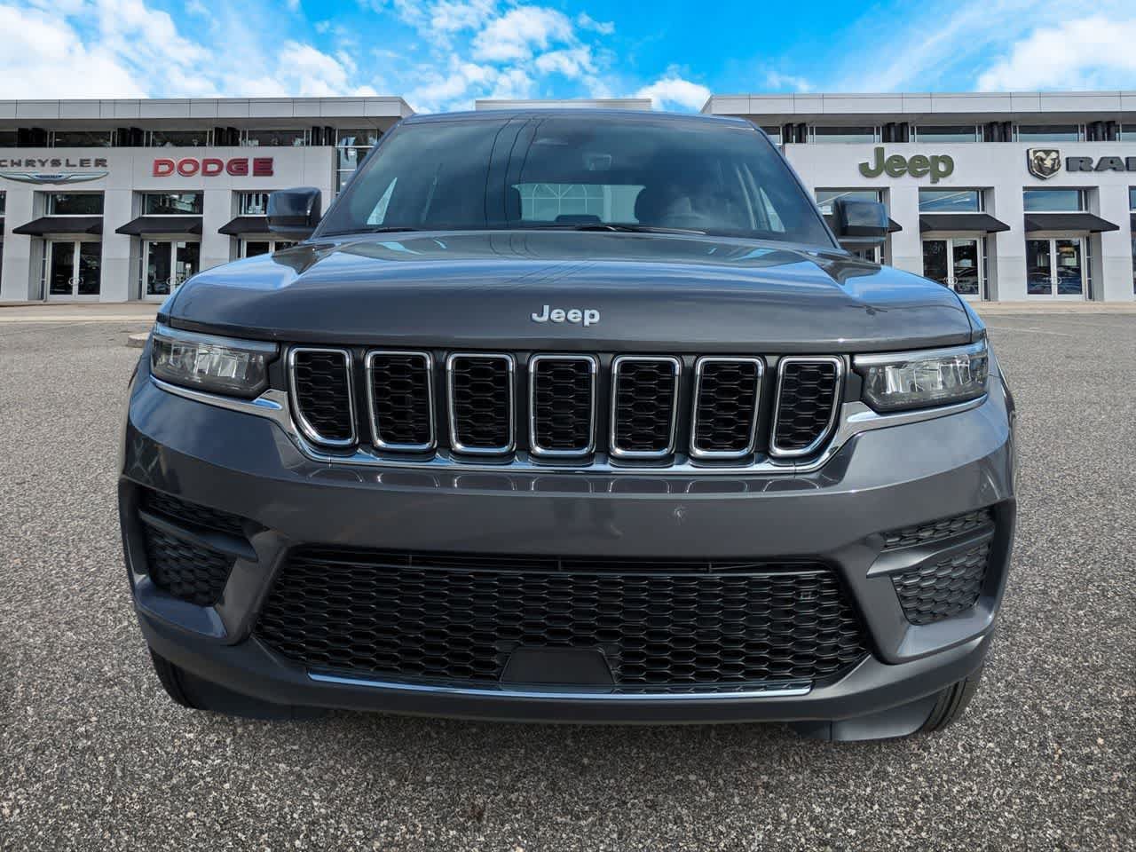New 2026 Jeep Grand Cherokee Laredo X AWD/4WD image 3