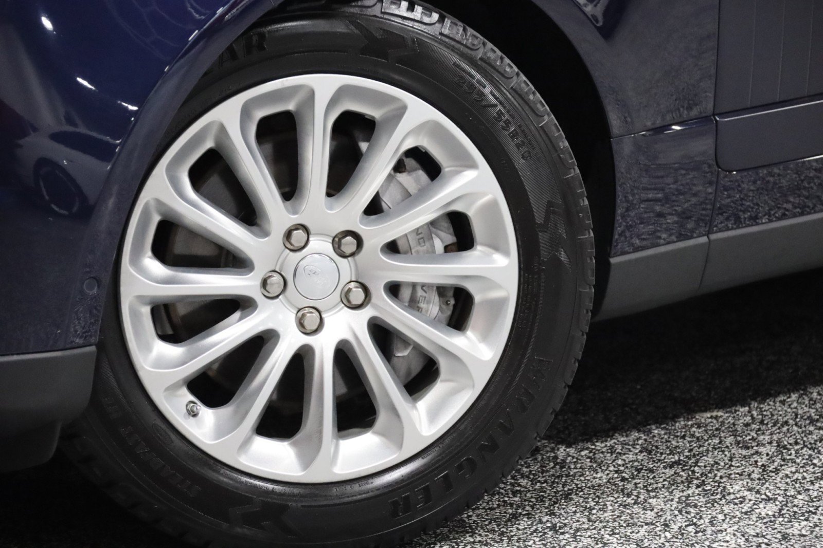 Used 2019 Land Rover Range Rover HSE image 20