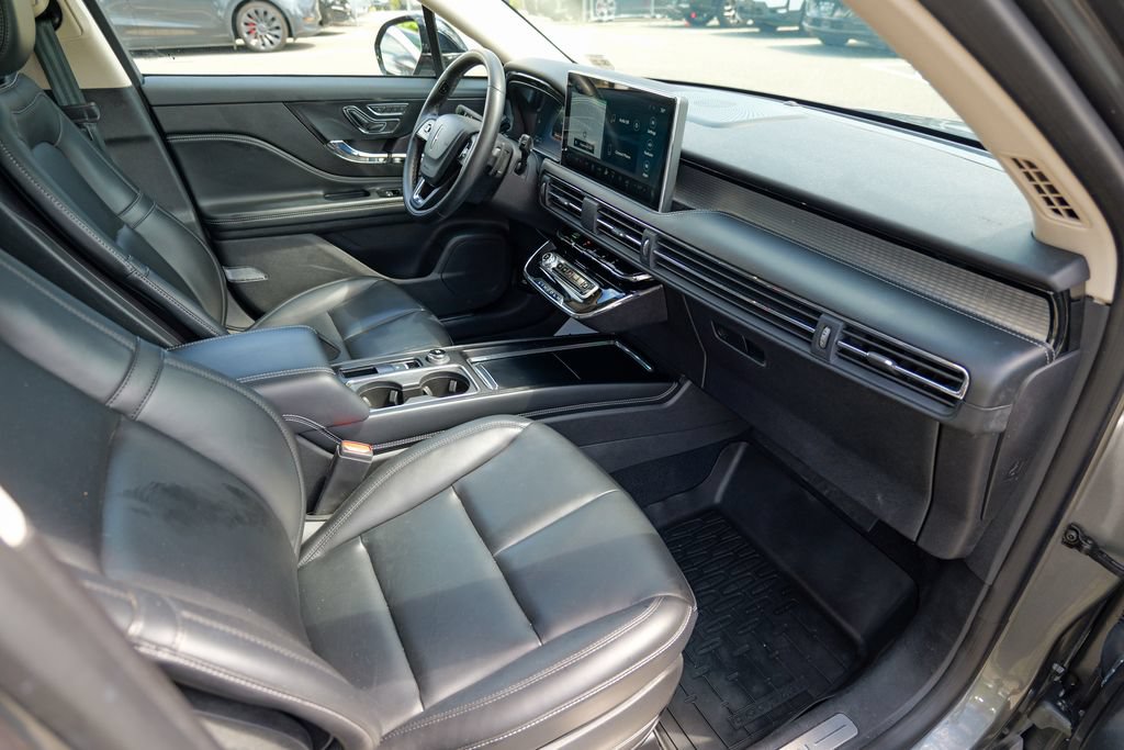 Used 2023 Lincoln Corsair AWD image 34