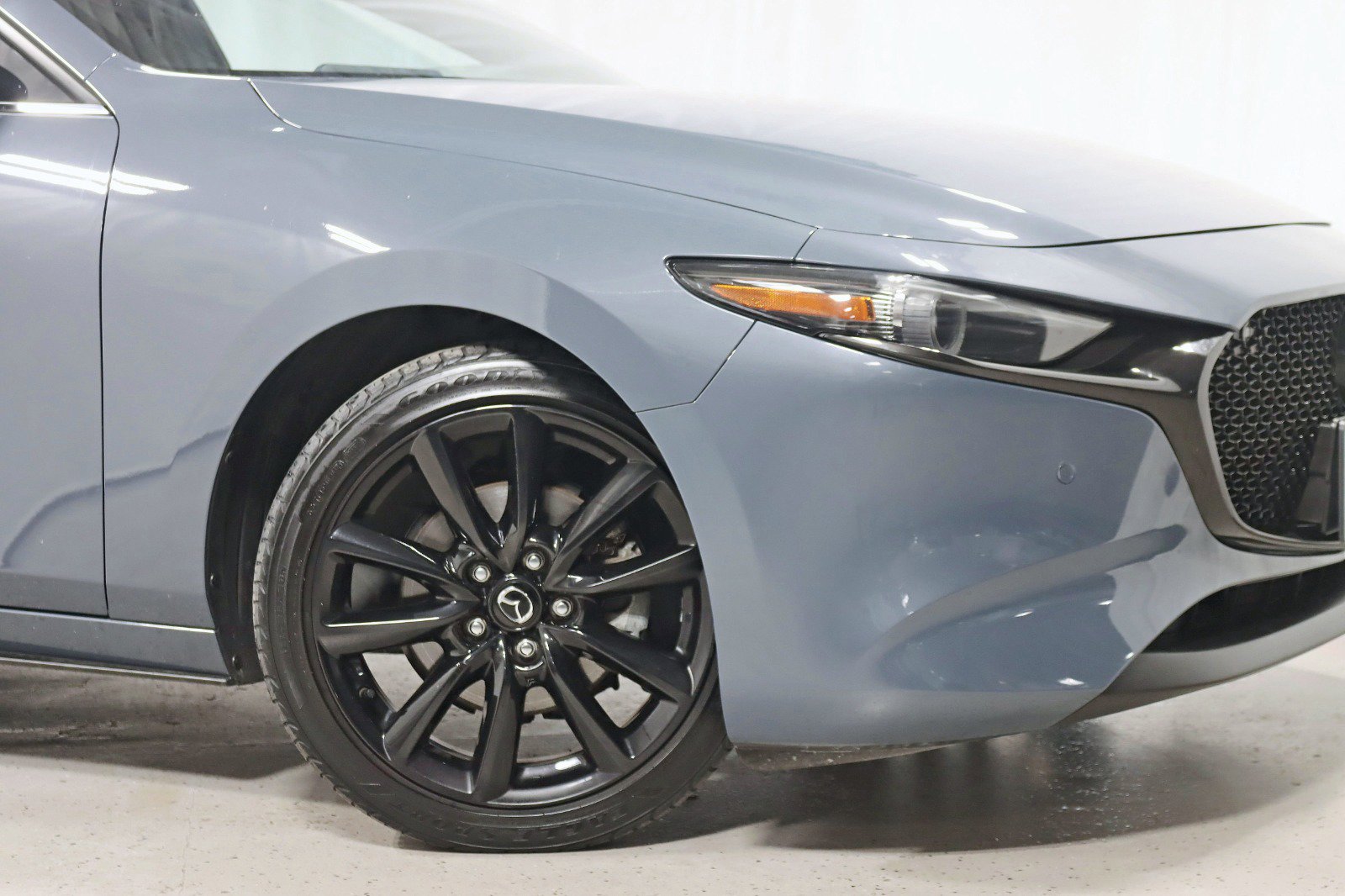 Used 2021 MAZDA MAZDA3 Hatchback w/Premium Plus Pkg image 5