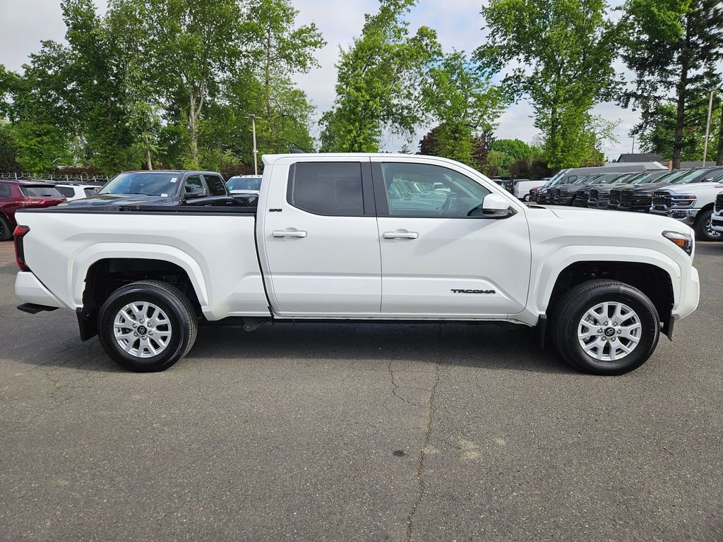 Used 2025 Toyota Tacoma SR5 AWD/4WD image 8