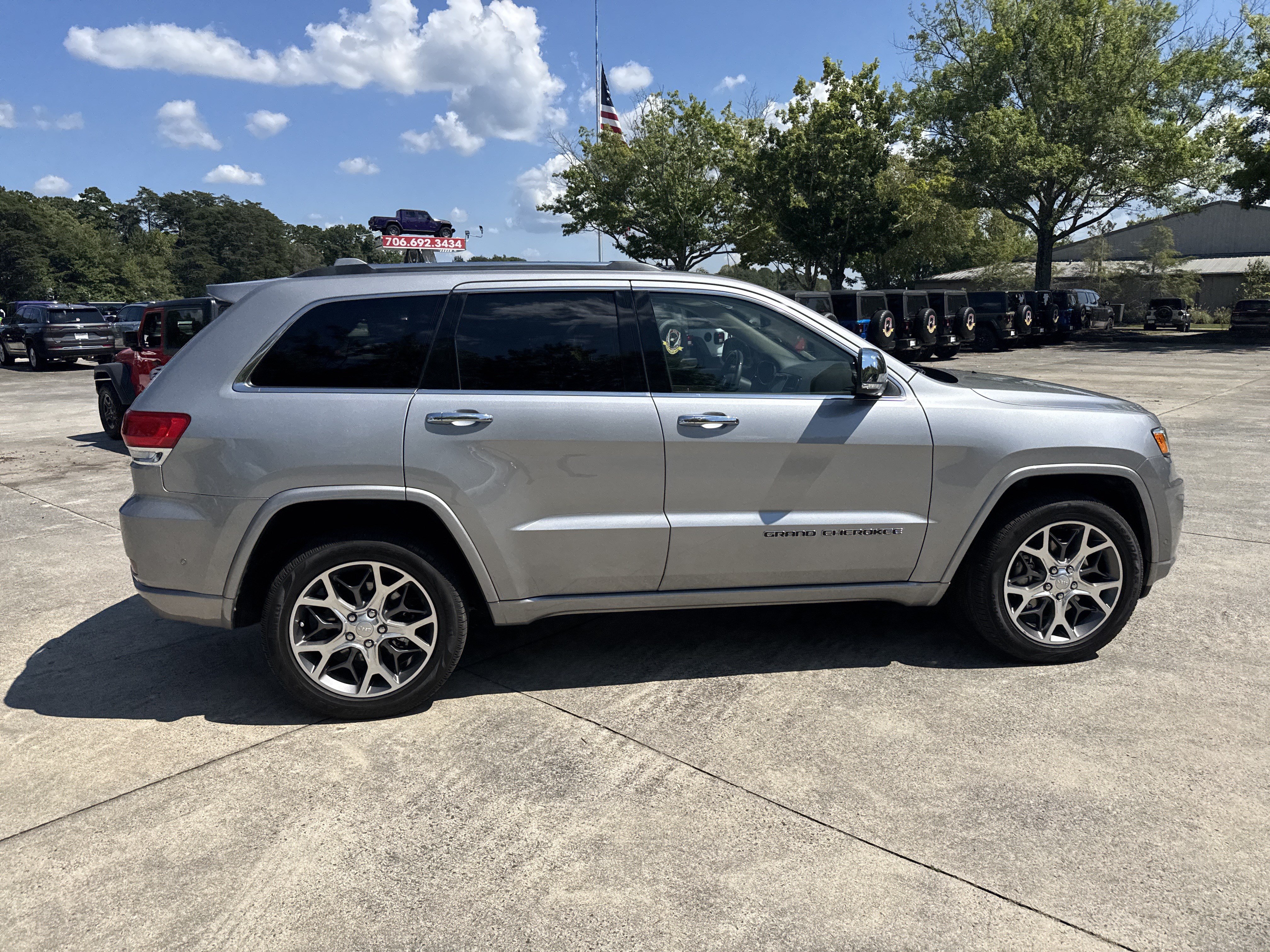 Used 2021 Jeep Grand Cherokee Overland w/ Trailer Tow Group IV RWD image 8