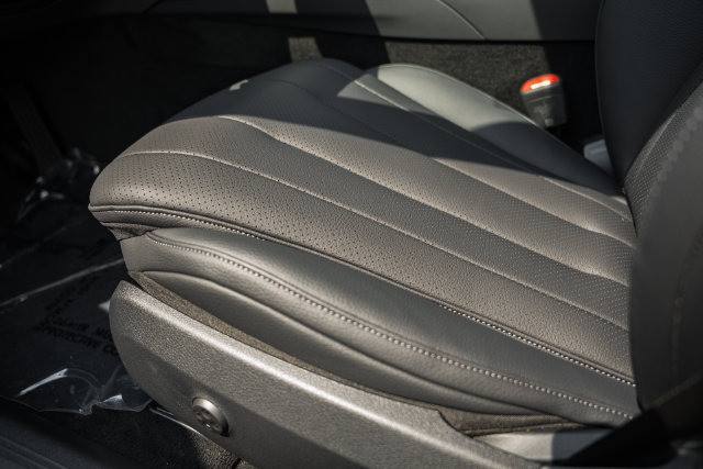 New 2027 Mercedes-Benz E 350 4MATIC Sedan image 33