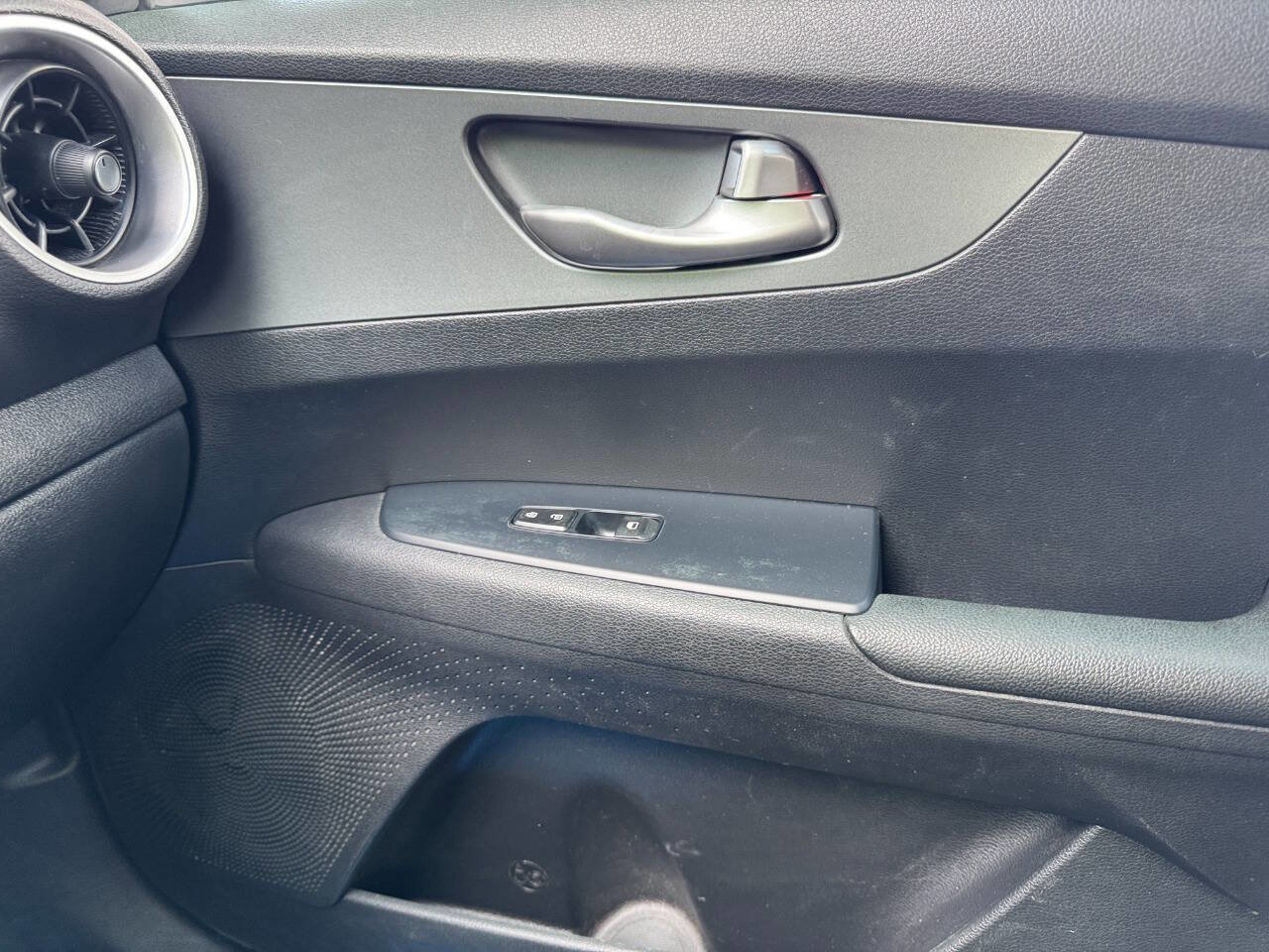 Used 2021 Kia Forte LXS image 18