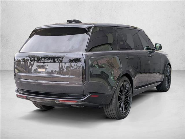 New 2026 Land Rover Range Rover Long Wheelbase SE video 2