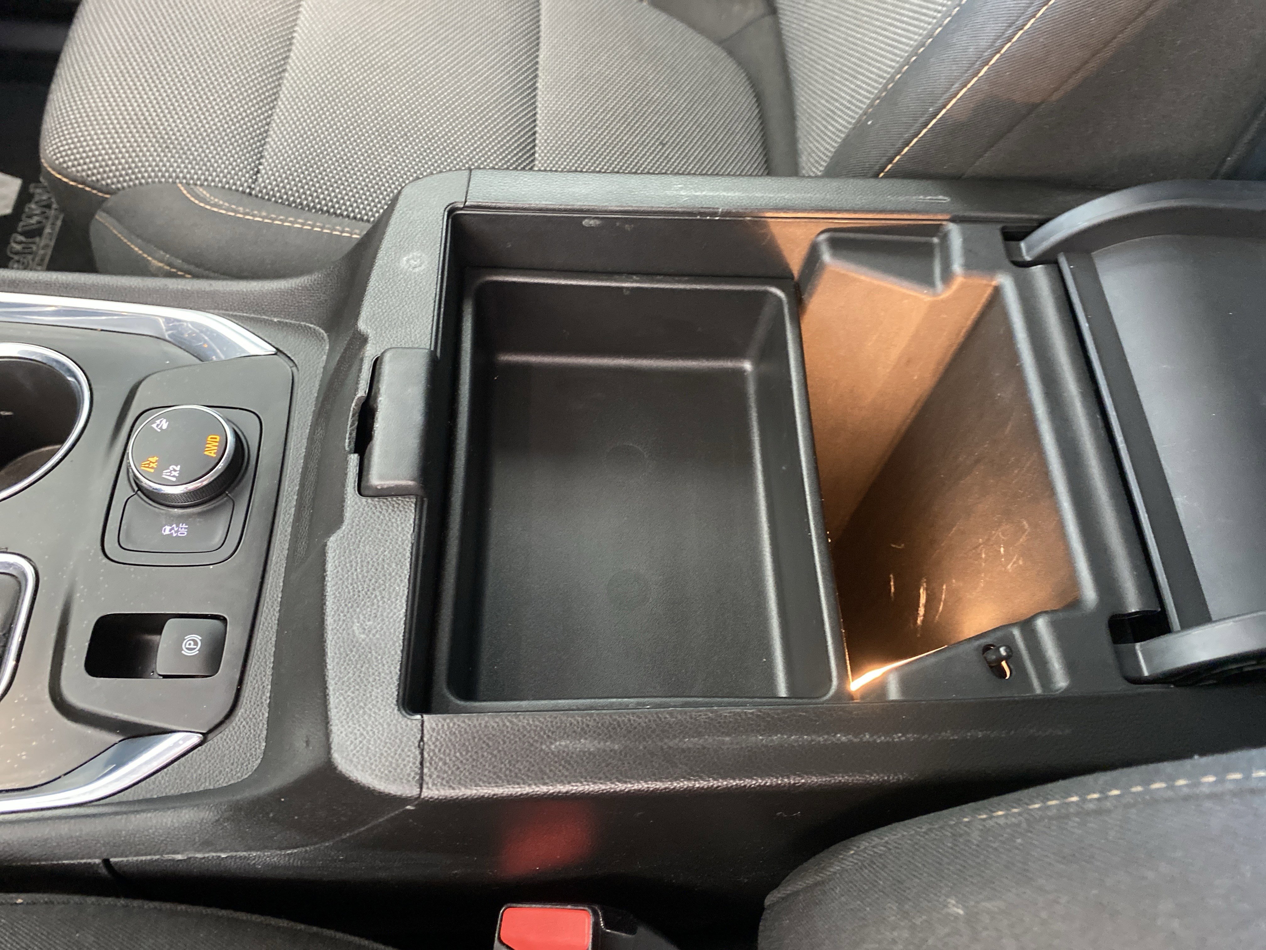 Used 2018 Chevrolet Traverse LT image 13