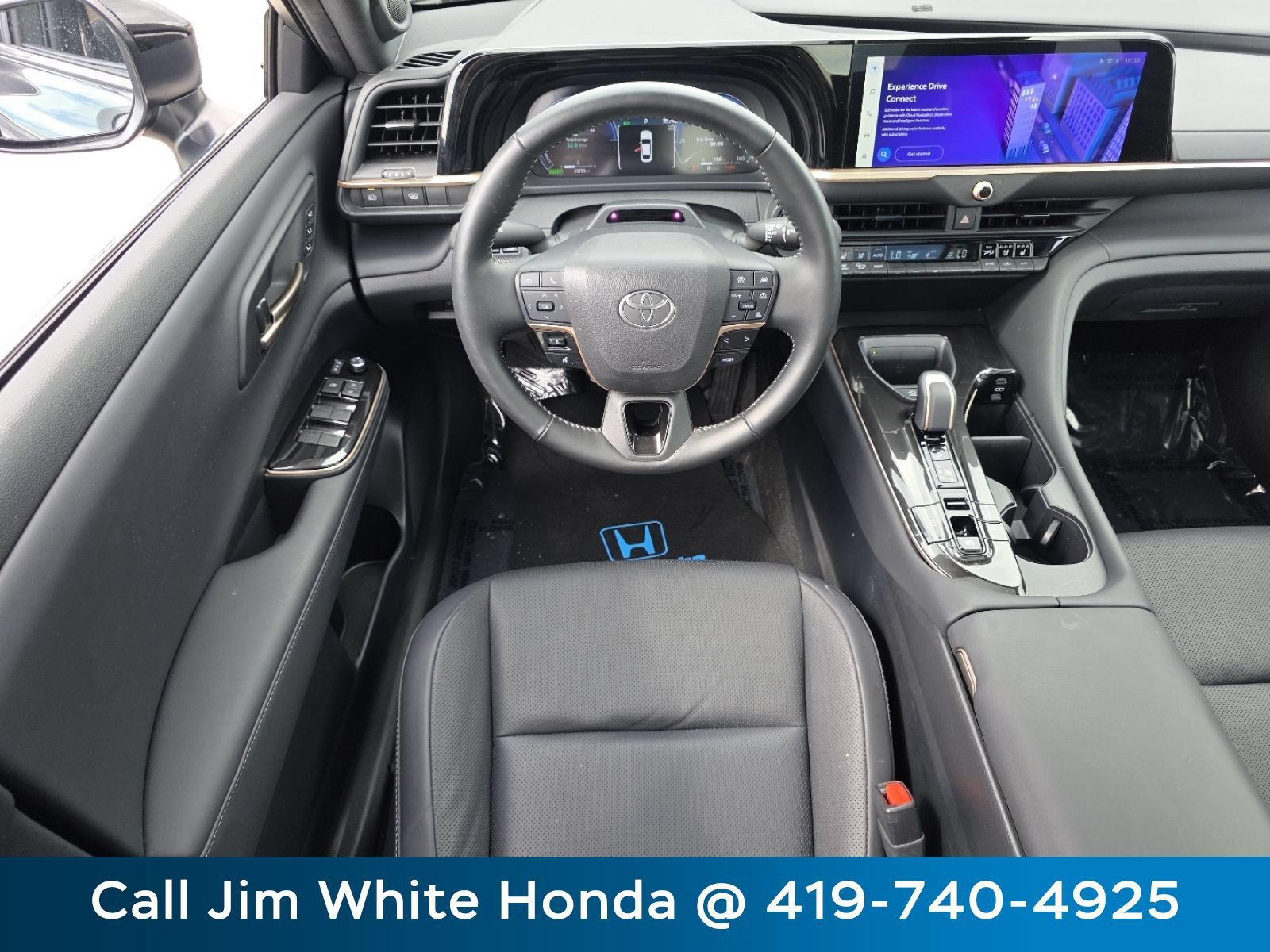 Used 2024 Toyota Crown AWD/4WD image 31