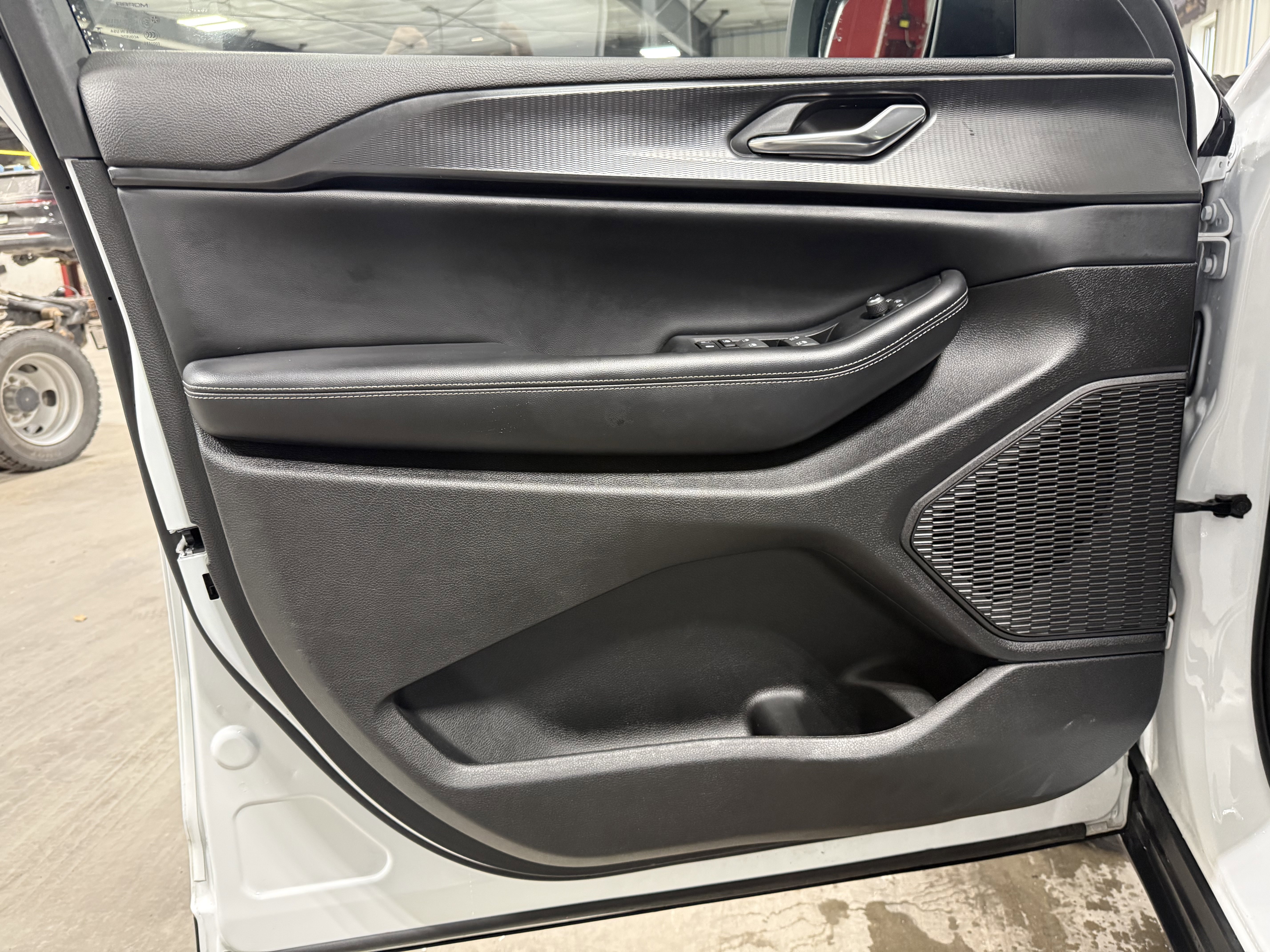 Used 2024 Jeep Grand Cherokee L Laredo w/ Luxury Tech Group I image 24