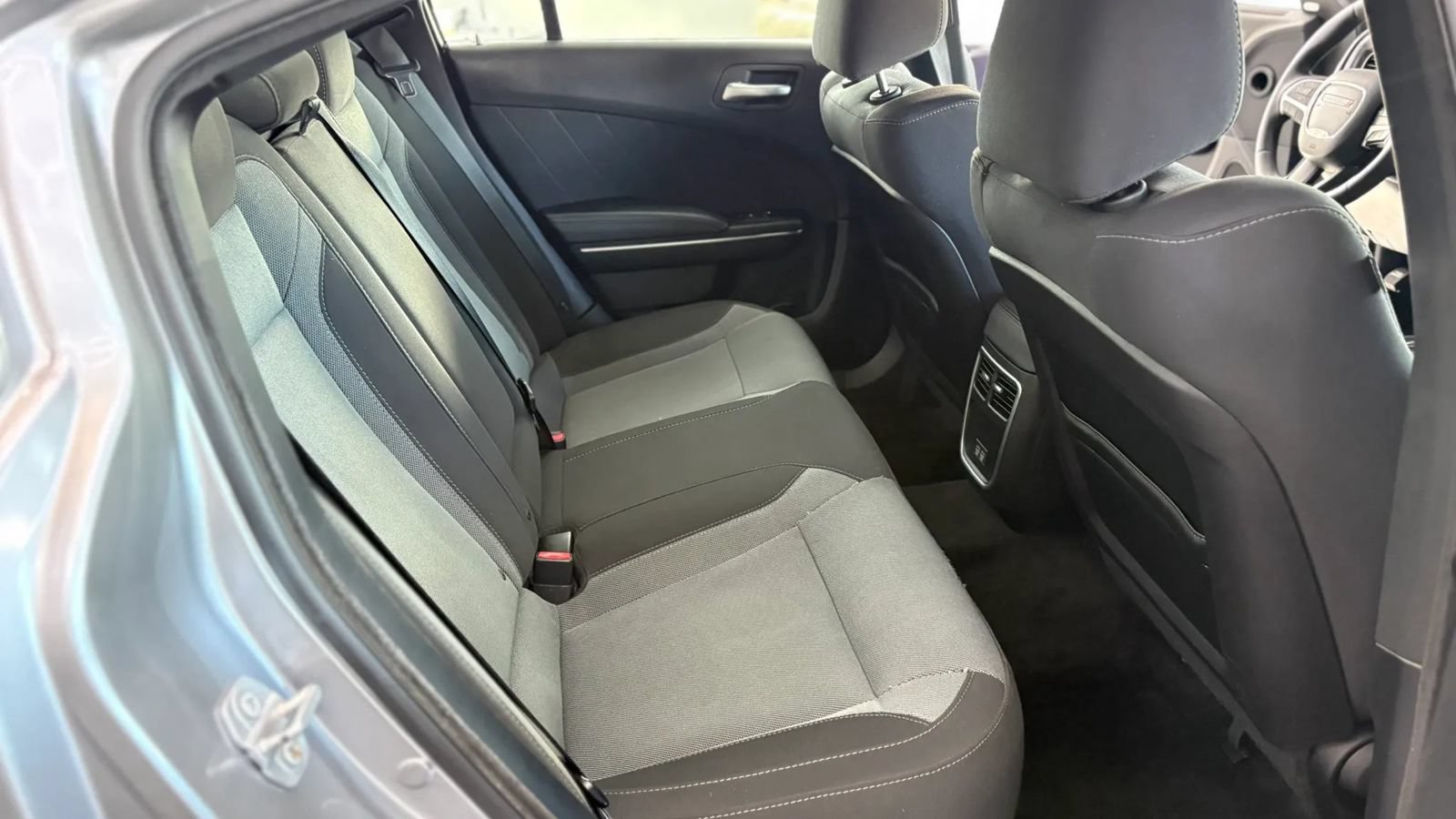 Used 2016 Dodge Charger SXT w/ Navigation & Travel Group RWD image 19