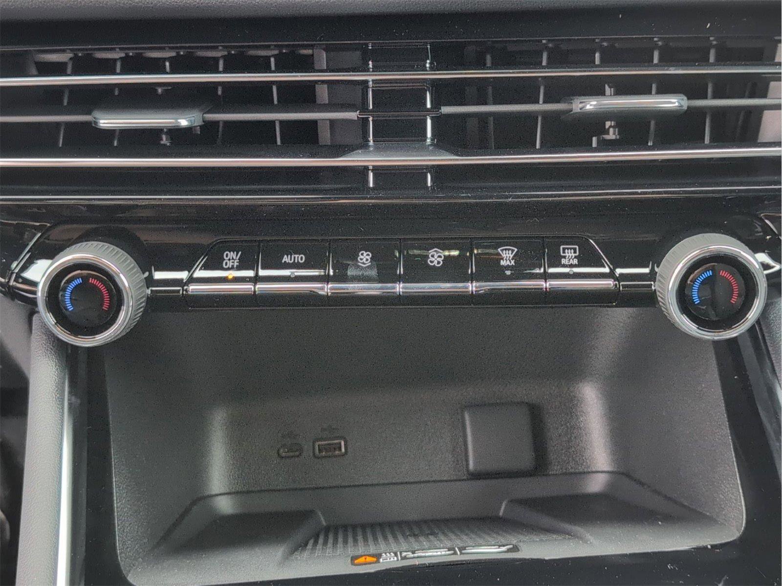 New 2026 Chevrolet Traverse LT w/ Sun and Wheel Package image 23