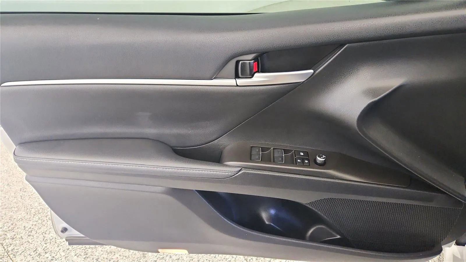 Used 2023 Toyota Camry XSE w/ Navigation Package FWD image 33