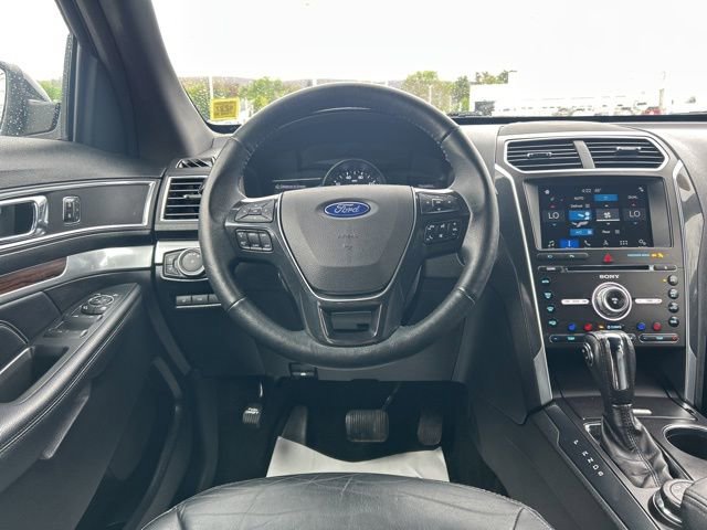 Used 2018 Ford Explorer Limited AWD/4WD image 14