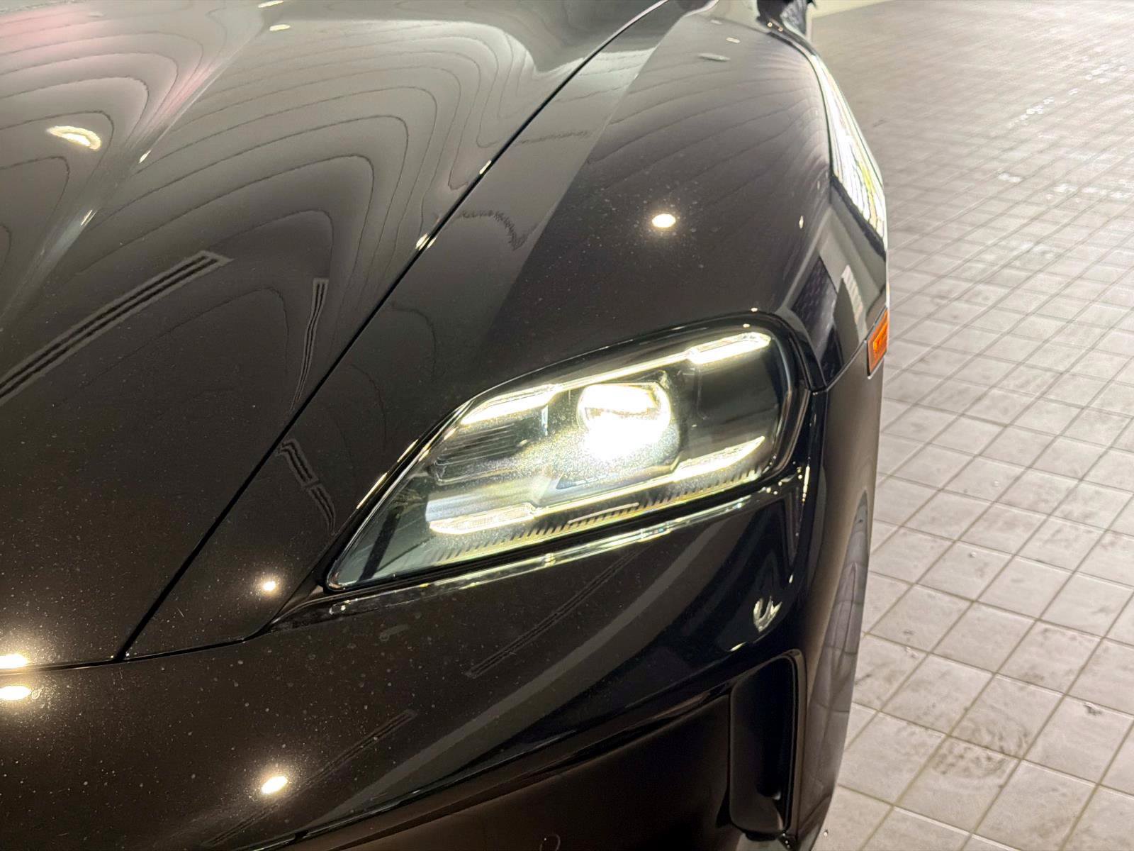 New 2026 Porsche Taycan 4S AWD/4WD image 11