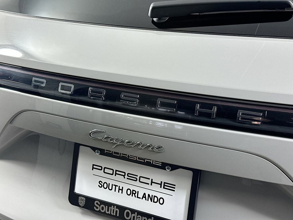 Certified 2023 Porsche Cayenne Platinum Edition image 33