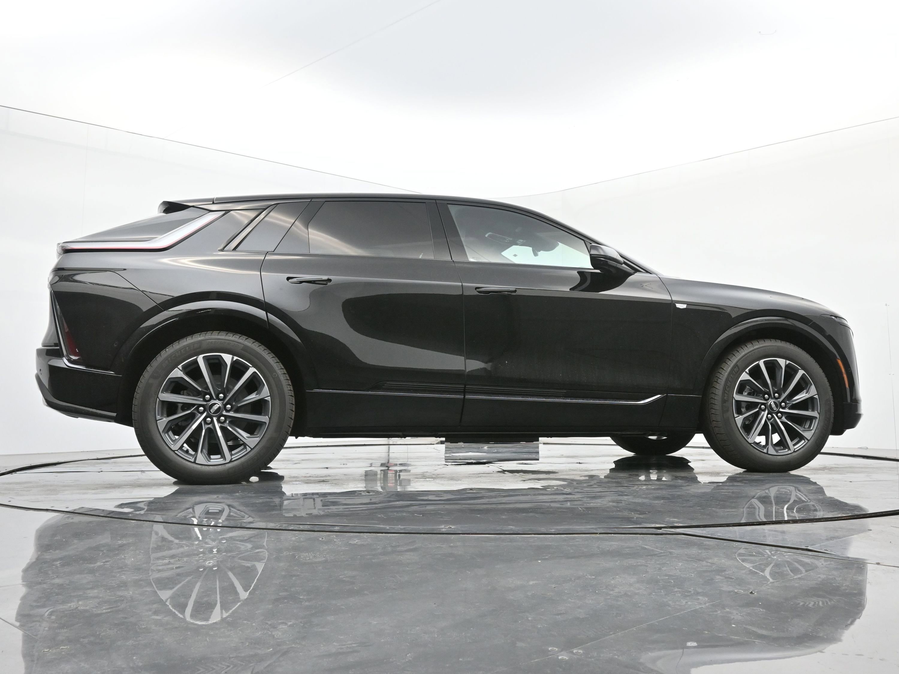 New 2025 Cadillac Lyriq Sport image 20