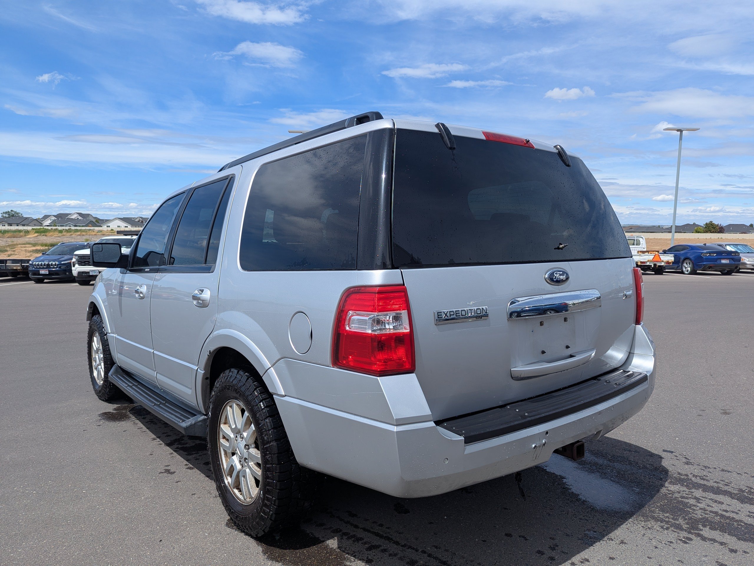 Used 2014 Ford Expedition XLT RWD image 4