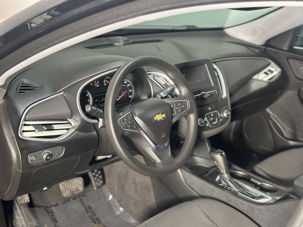 Used 2017 Chevrolet Malibu LS FWD image 22
