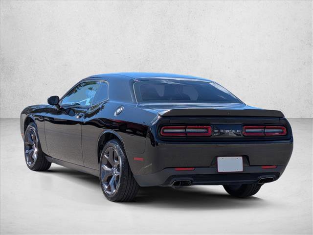 Used 2017 Dodge Challenger SXT image 8