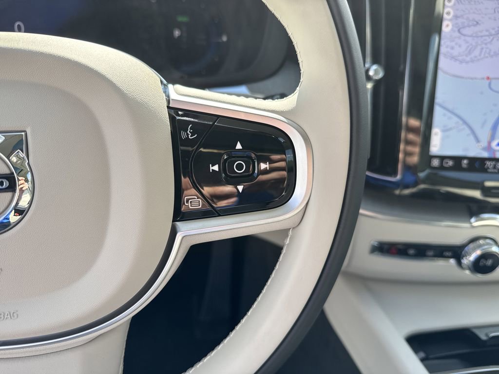New 2025 Volvo XC60 T8 Plus w/ Protection Package Premier image 23