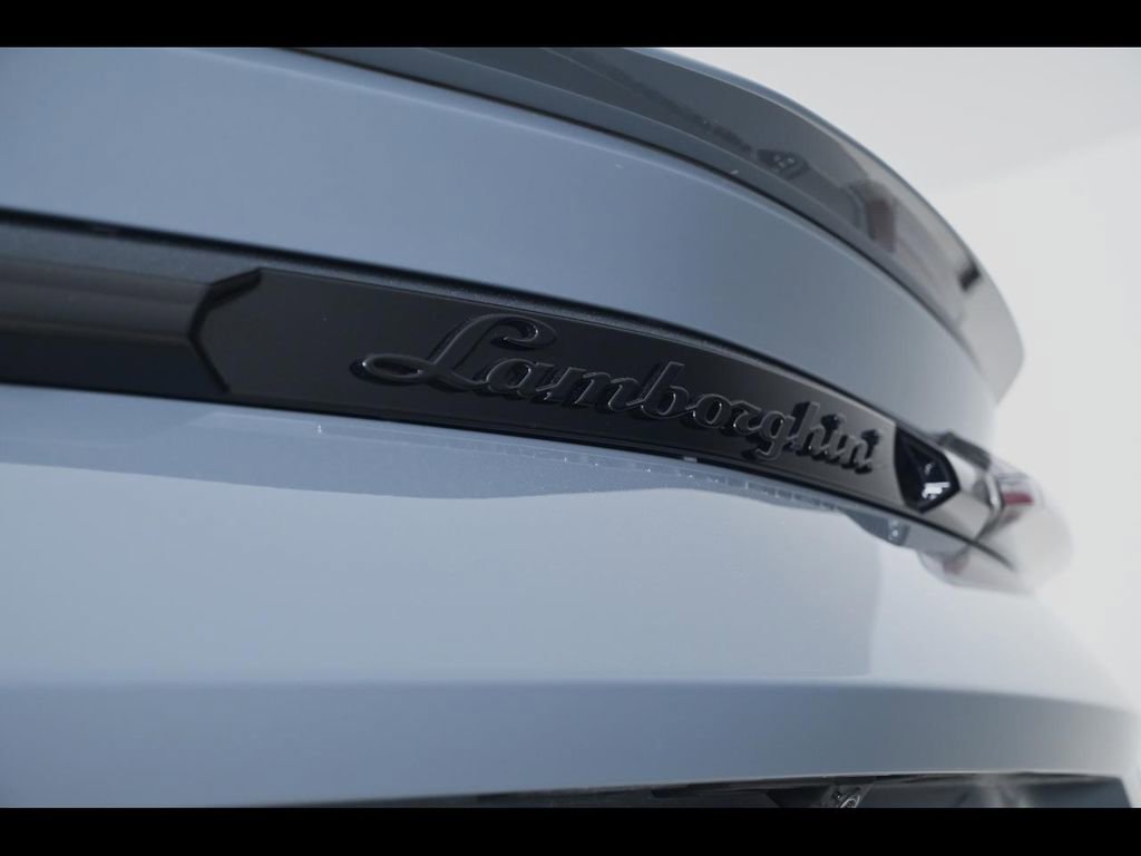 Used 2024 Lamborghini Urus S image 35