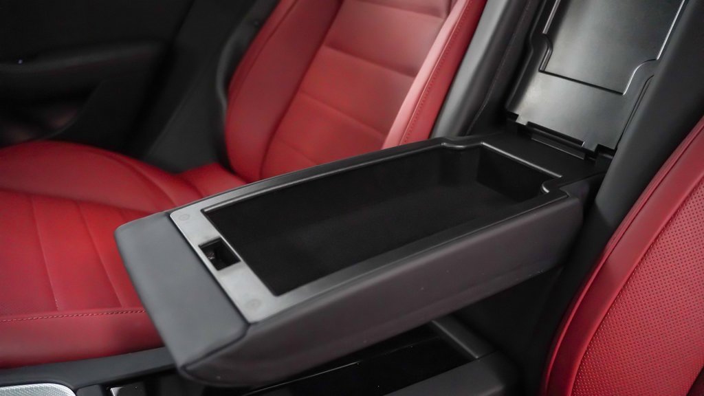 Certified 2025 Porsche Panamera 4 image 19