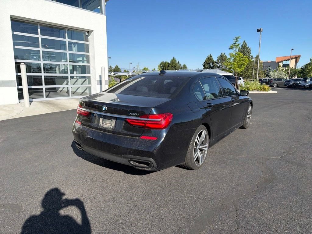 Used 2019 BMW 750i xDrive w/ Autobahn Package AWD/4WD image 5