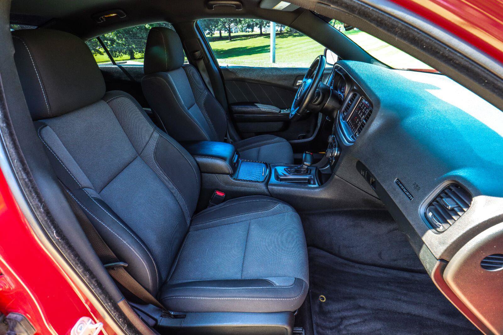 Used 2018 Dodge Charger SXT Plus w/ Blacktop Package RWD image 33