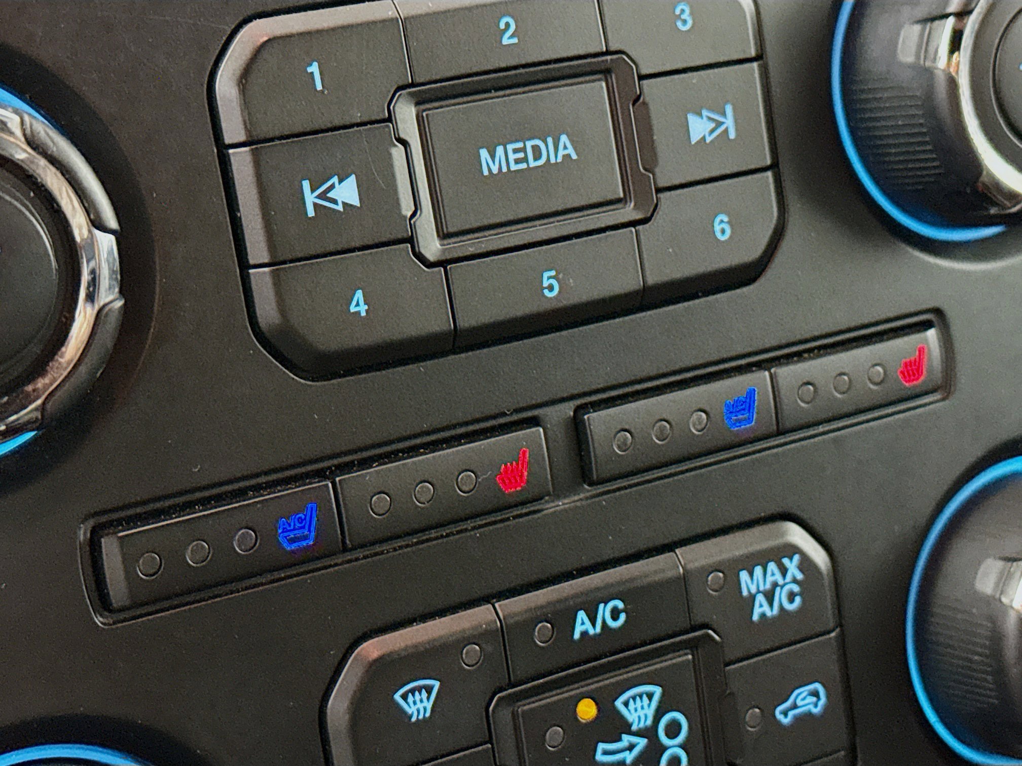 Used 2017 Ford Expedition XLT w/ Equipment Group 202A image 25