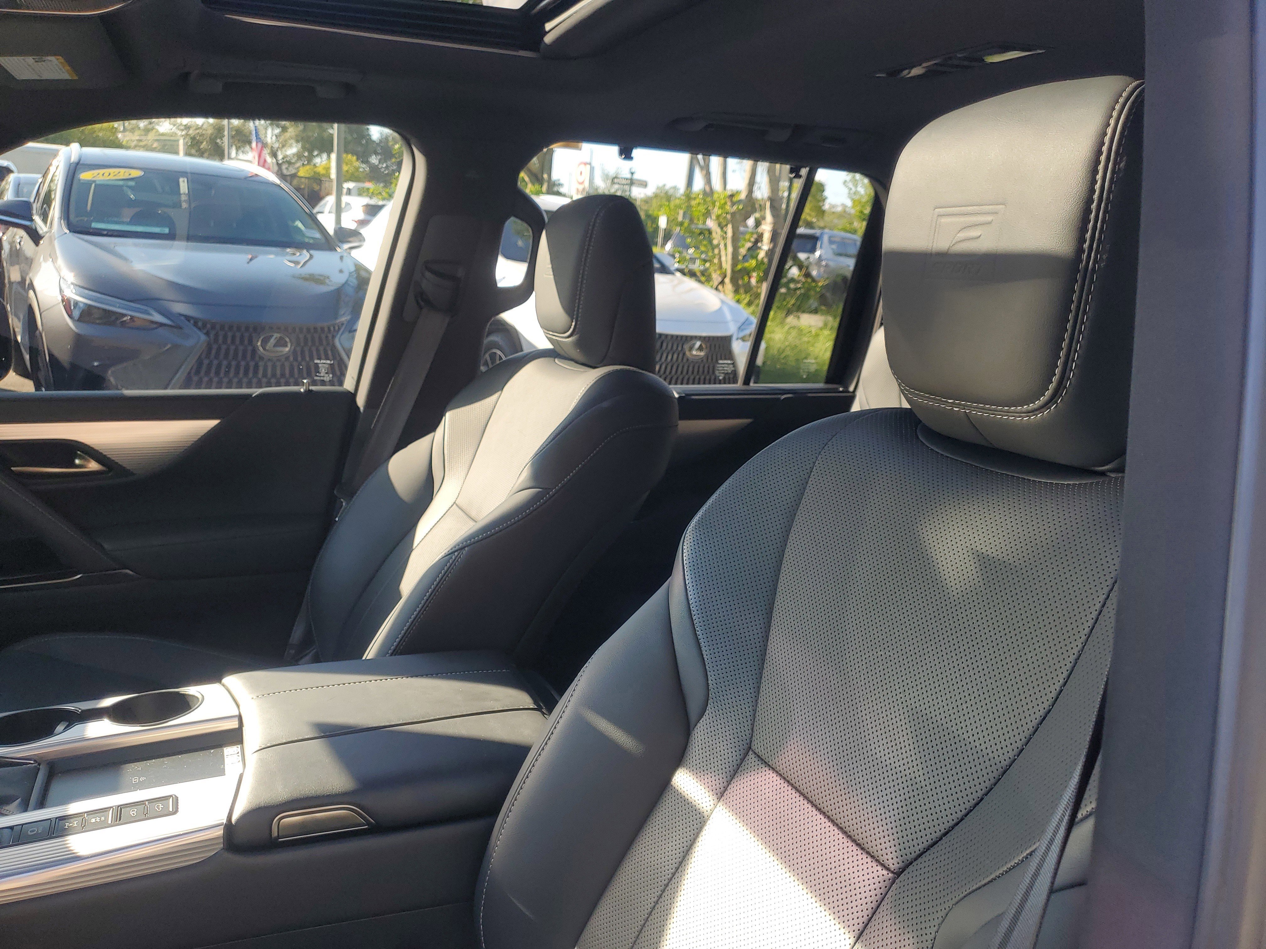 Used 2024 Lexus LX 600 F Sport image 22