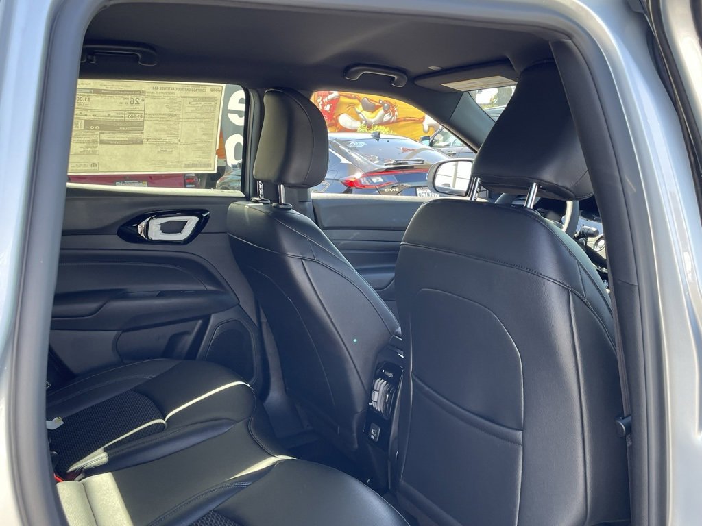 New 2026 Jeep Compass Latitude image 21