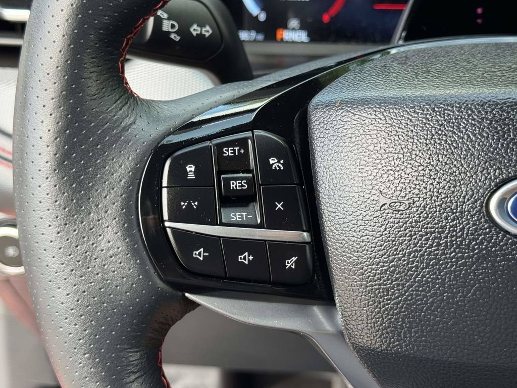 Used 2025 Ford Explorer ST-Line AWD/4WD image 11