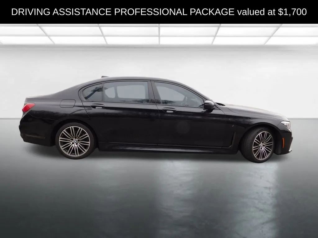 Used 2022 BMW 740i xDrive w/ M Sport Package AWD/4WD image 5