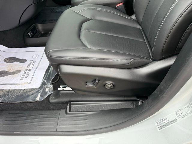 New 2026 Chrysler Voyager LX image 14