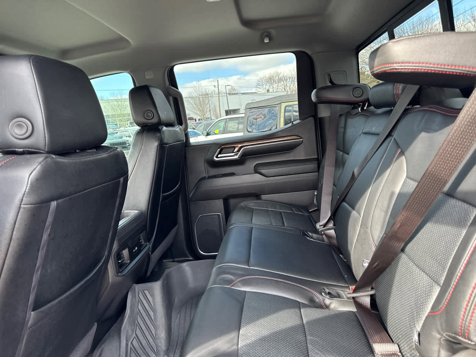 Used 2024 Chevrolet Silverado 1500 LT Trail Boss w/ Convenience Package II image 30