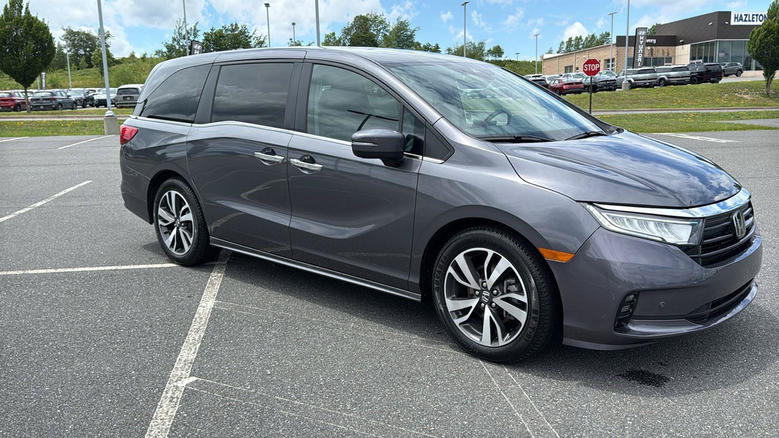 Used 2023 Honda Odyssey Touring image 2