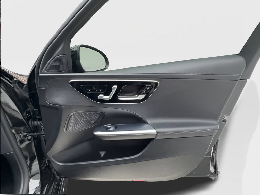Used 2023 Mercedes-Benz C 300 Sedan image 32