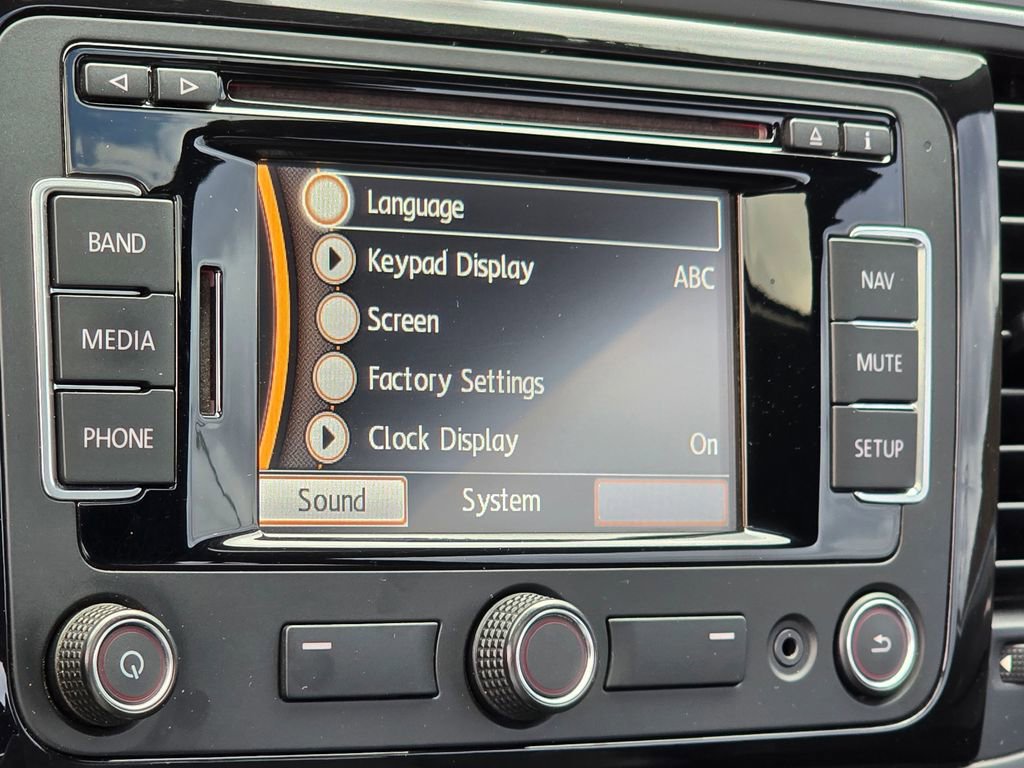 Used 2015 Volkswagen Beetle TDI image 43