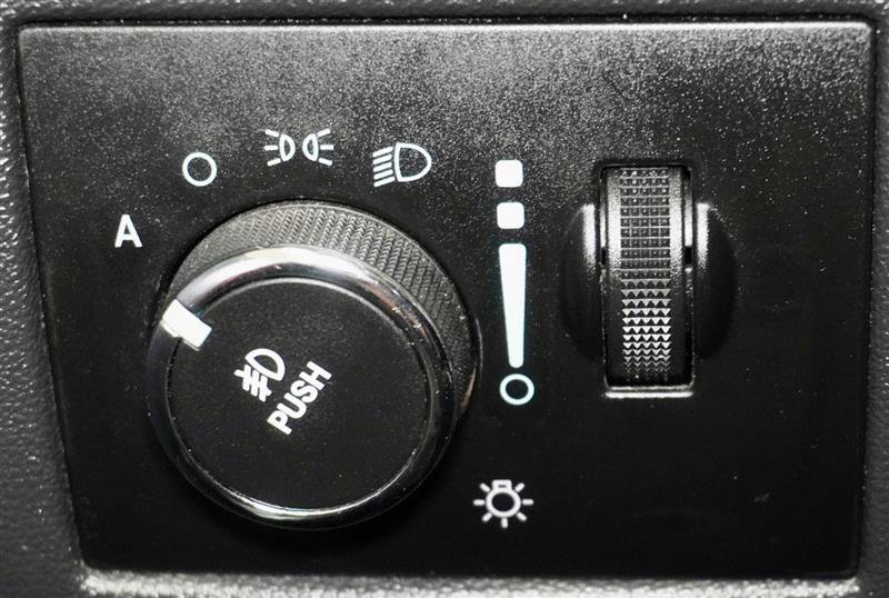 Used 2013 Dodge Challenger R/T image 32