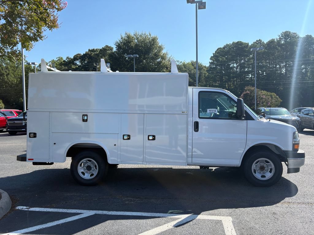 New 2026 Chevrolet Express 3500 w/ Power Convenience Package RWD image 4