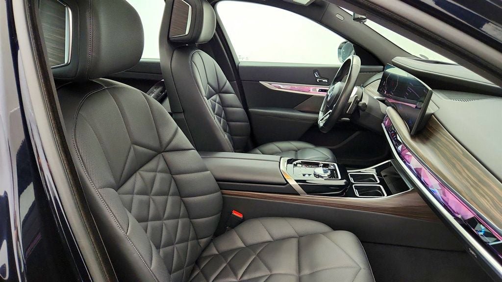 Used 2023 BMW 740i w/ Parking Assistance Package RWD image 24