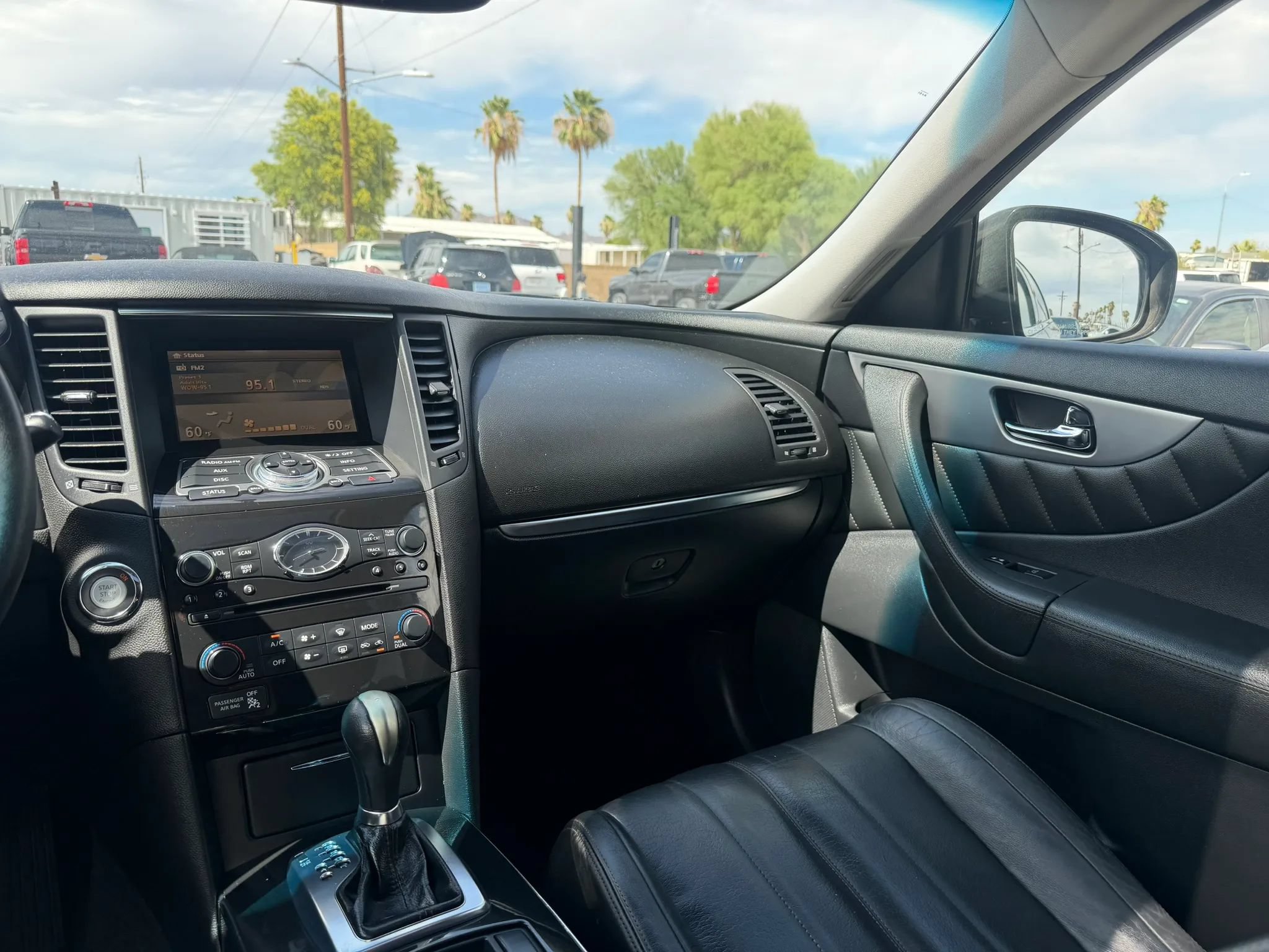 Used 2011 INFINITI FX35 AWD image 24