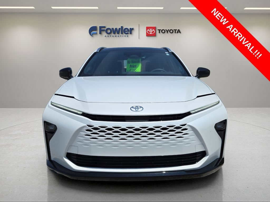 Used 2025 Toyota Crown Signia w/ Advanced Technology Package AWD/4WD image 2