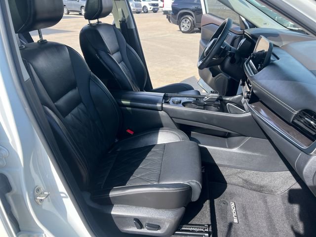 Used 2023 Nissan Rogue Platinum w/ Platinum Premium Package AWD/4WD image 16