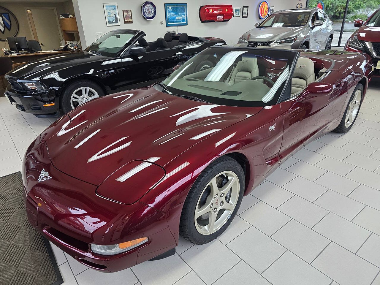 Used 2003 Chevrolet Corvette Convertible w/ Preferred Equipment Group1 RWD image 1