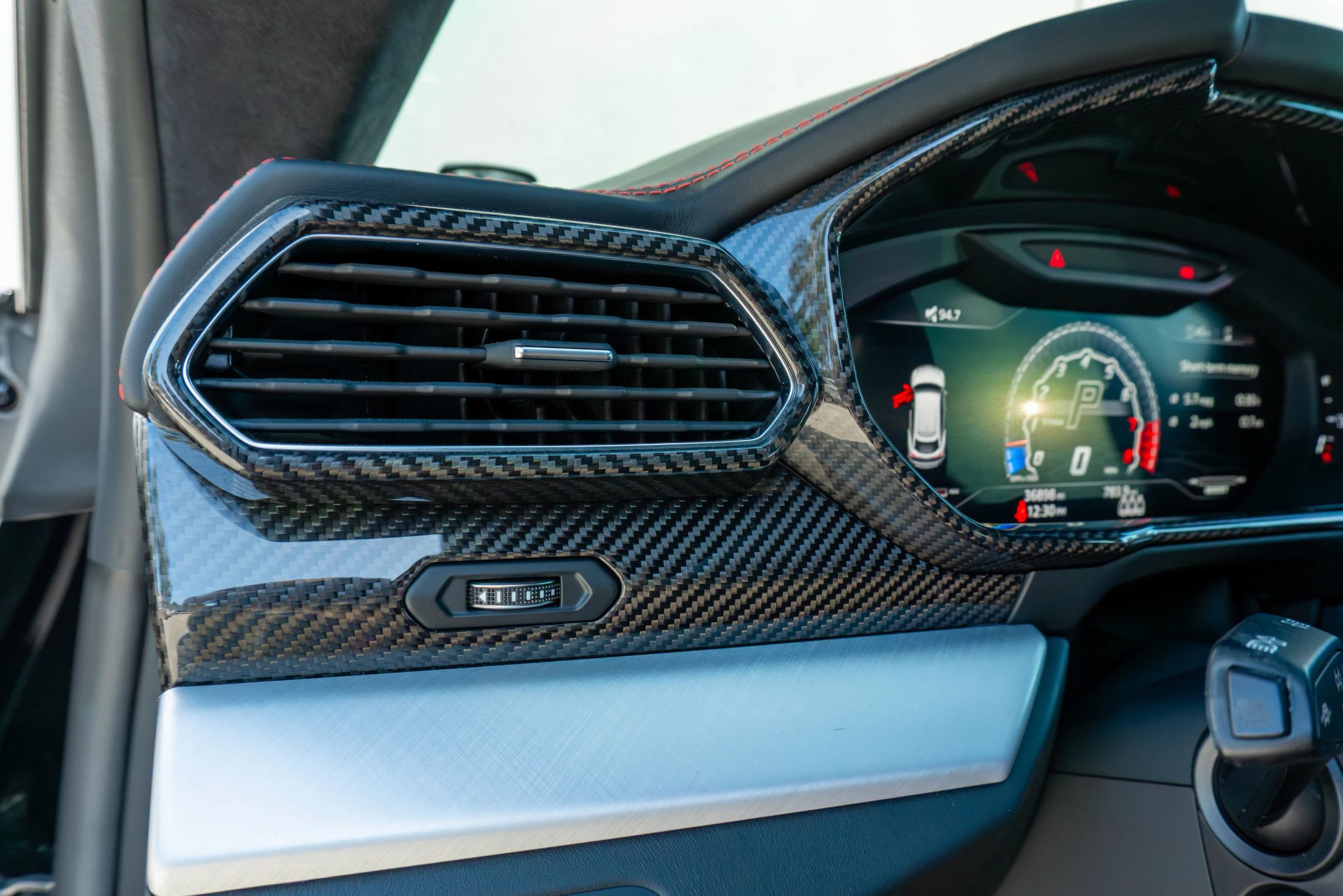 Used 2020 Lamborghini Urus image 71