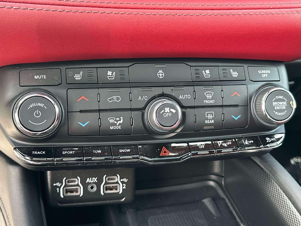 Used 2022 Dodge Durango R/T w/ Tow 'N Go Package AWD/4WD image 23