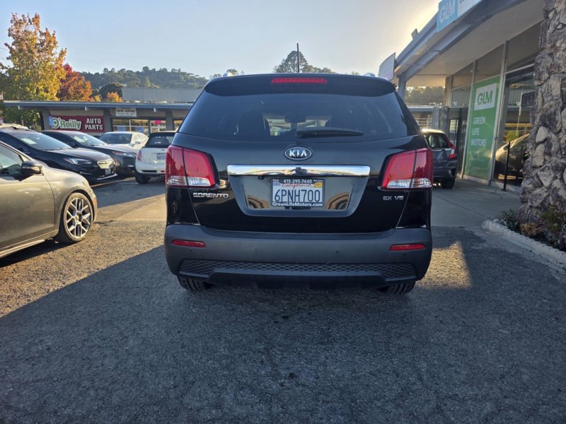 Used 2011 Kia Sorento EX w/ Premium Pkg image 12